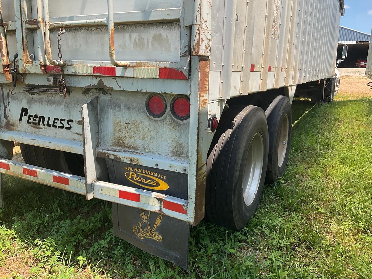 Used 2010 Peerless Live Floor Trailer