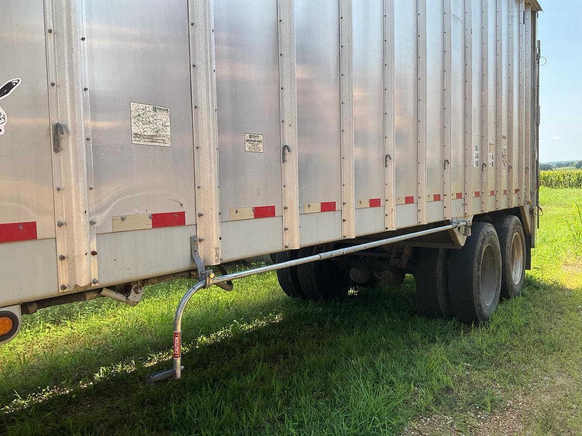 Used 2010 Peerless Live Floor Trailer