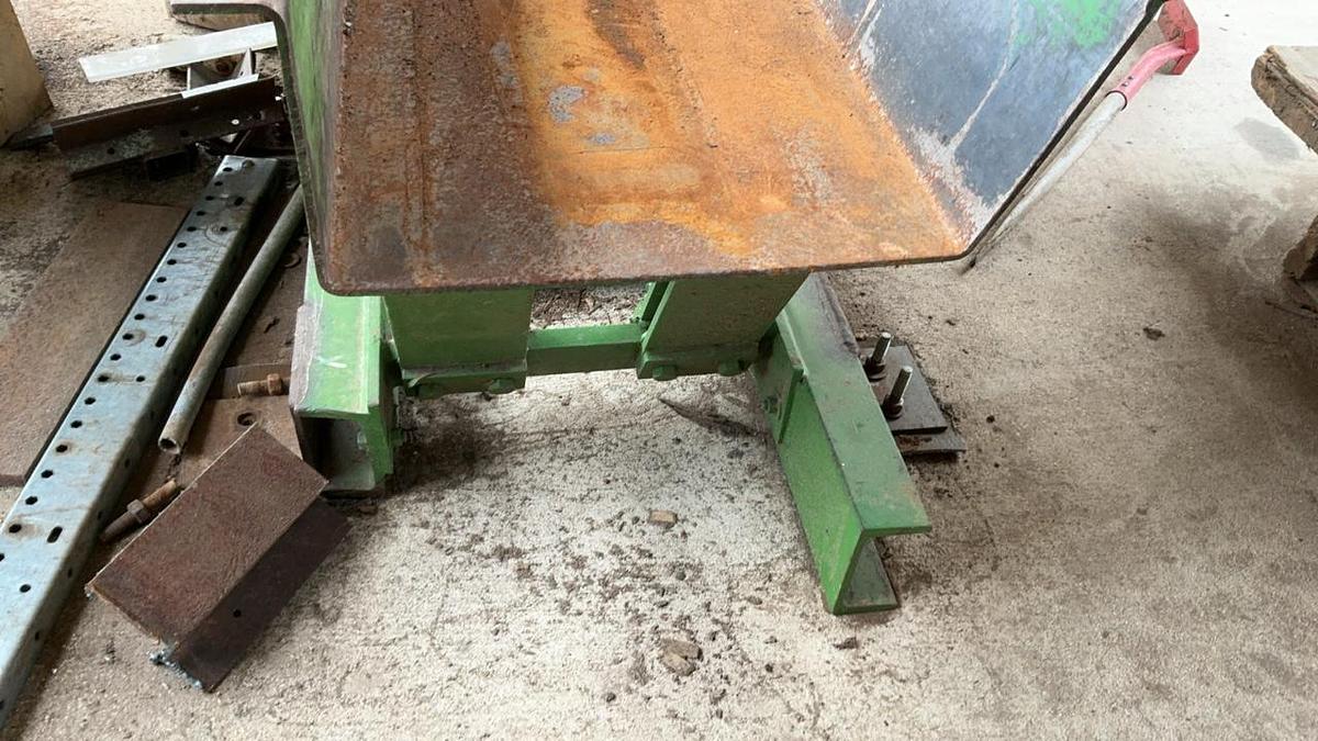 Used Precision Husky 16FT Vibrating Conveyor
