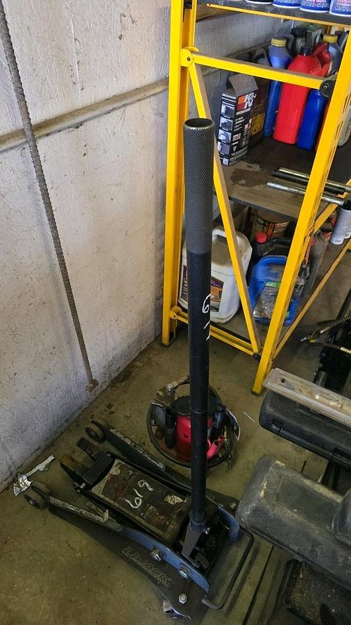 Used Automotive and Hydraulic Jack