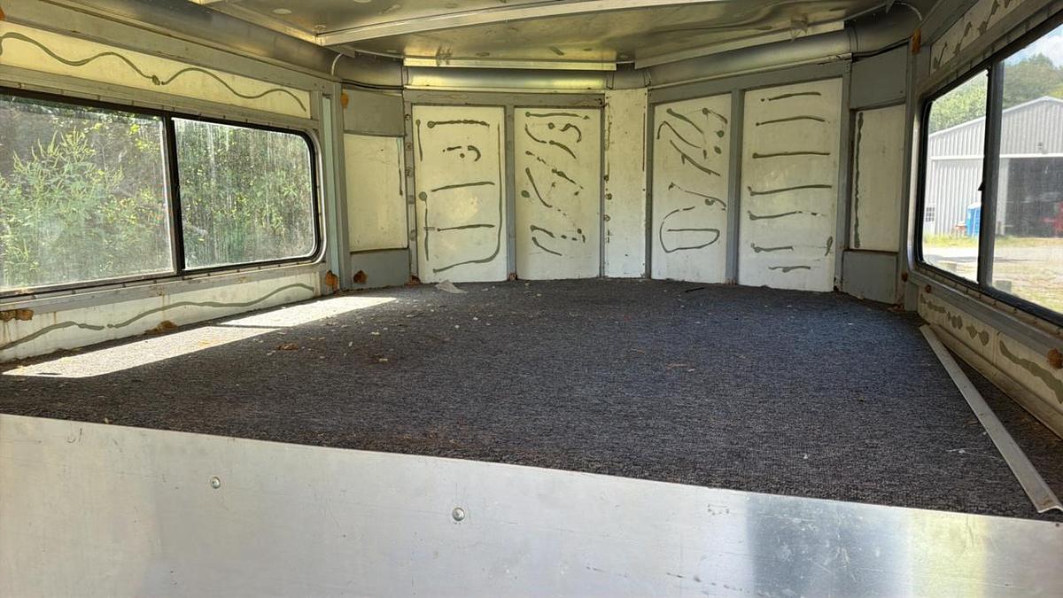 Used Sundowner 4 Horse Trailer