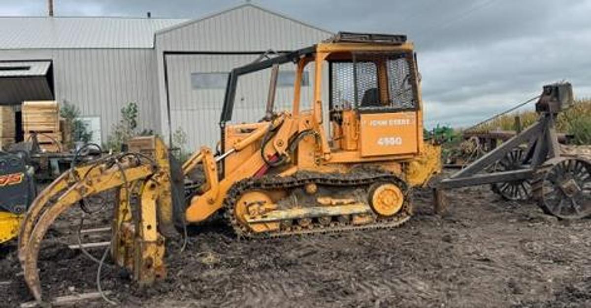 Used John Deere 455G Track Loader w/ a #4000 Winch