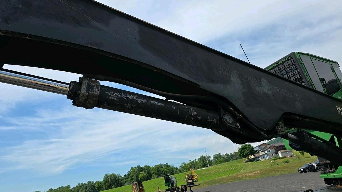 Used 2014 John Deere 437 Knuckleboom Loader