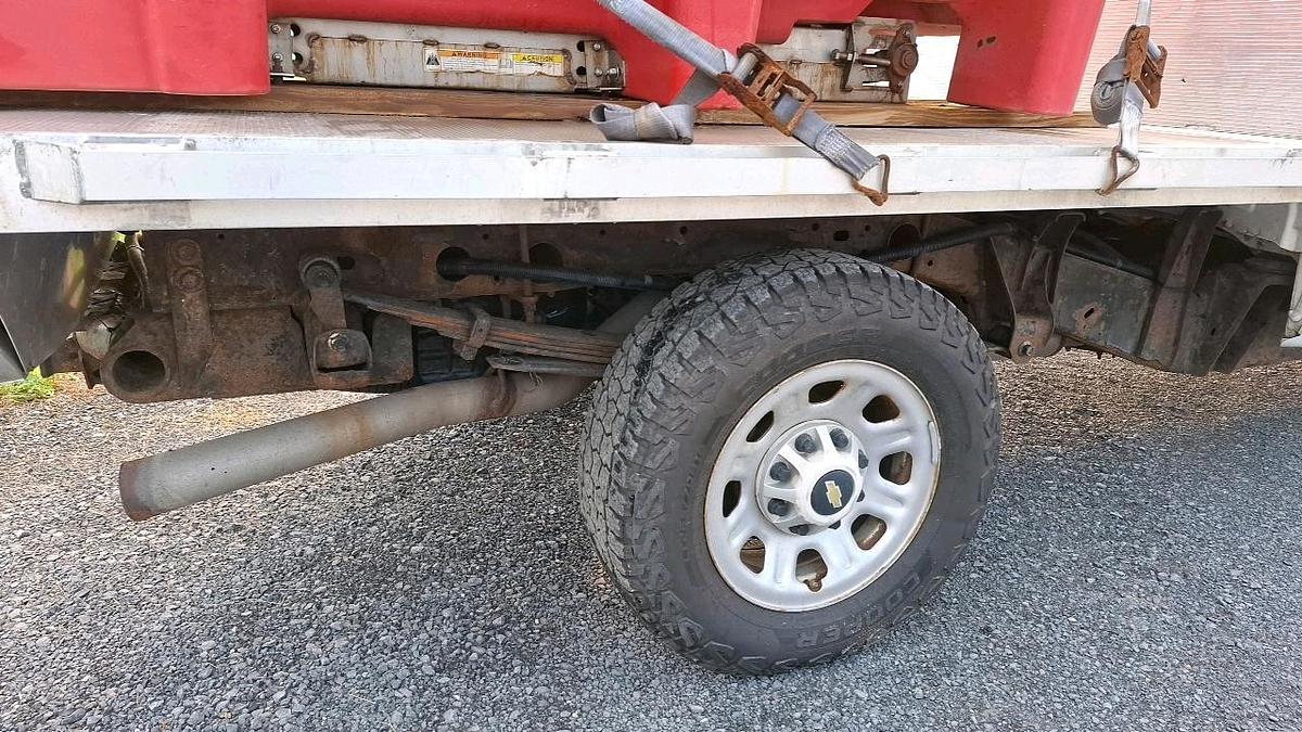 Used 2015 Chevrolet 2500 Flatbed Truck