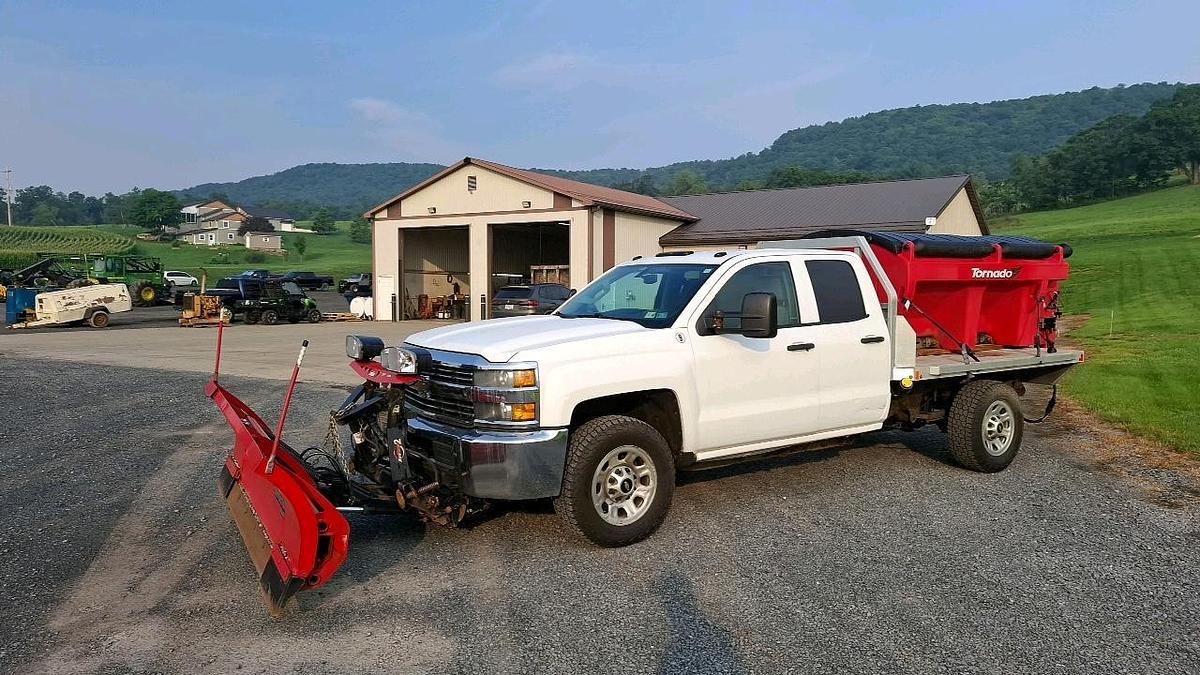 Used 2015 Chevrolet 2500 Flatbed Truck
