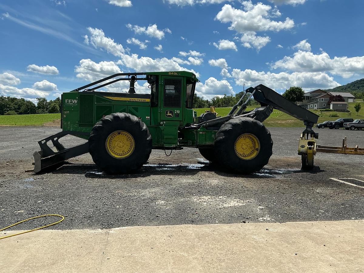 Used 2019 John Deere 848L Grapple Skidder