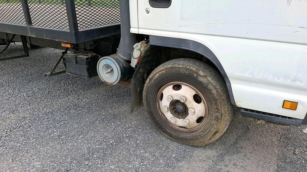 Used 2007 Isuzu Flatbed Truck