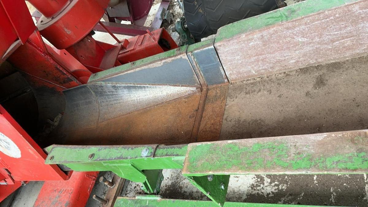 Used Precision Husky 16FT Vibrating Conveyor