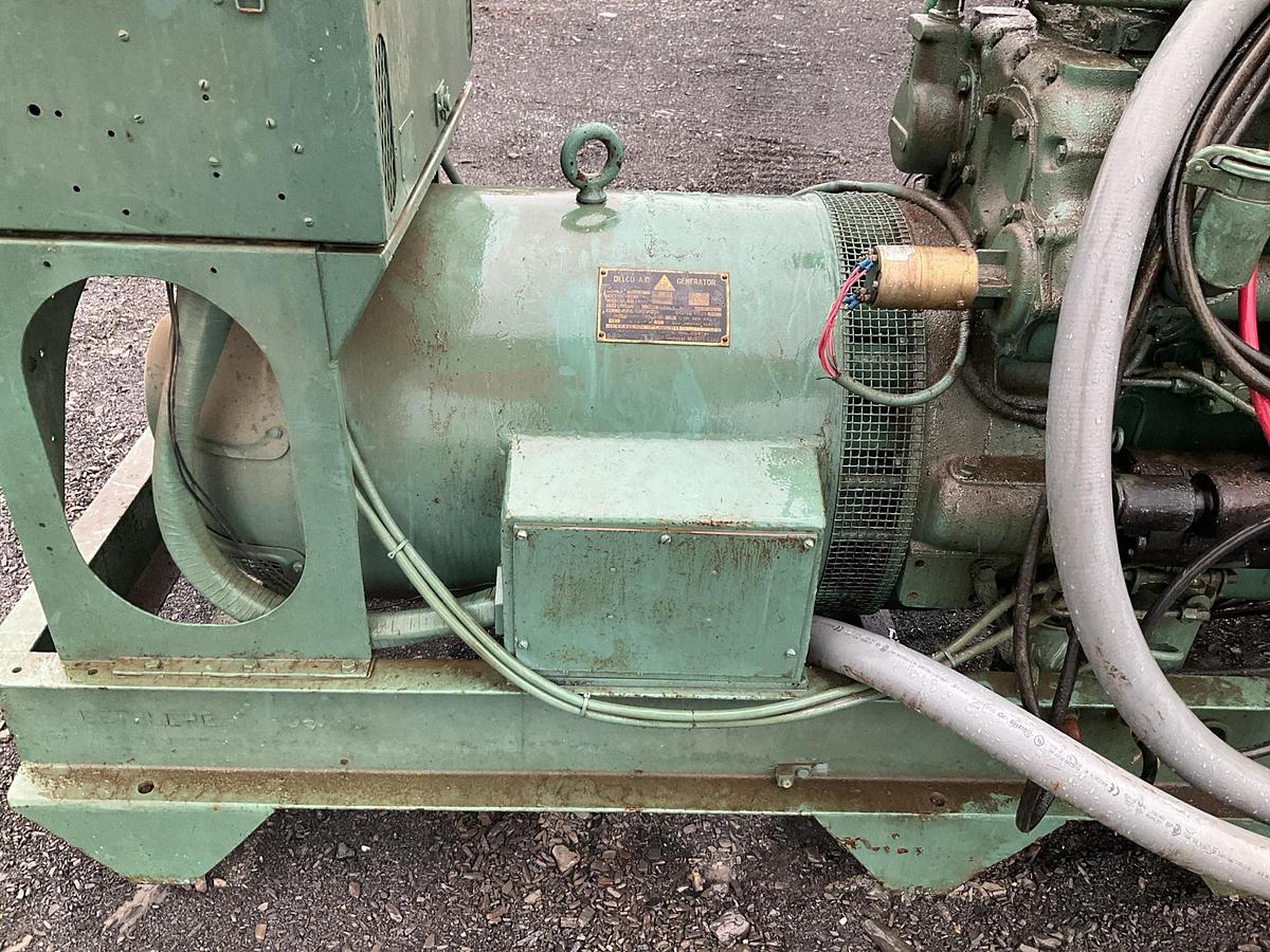 Used Detroit 671 100 KW Genset with Delco A.C. Y1-4634 Generator