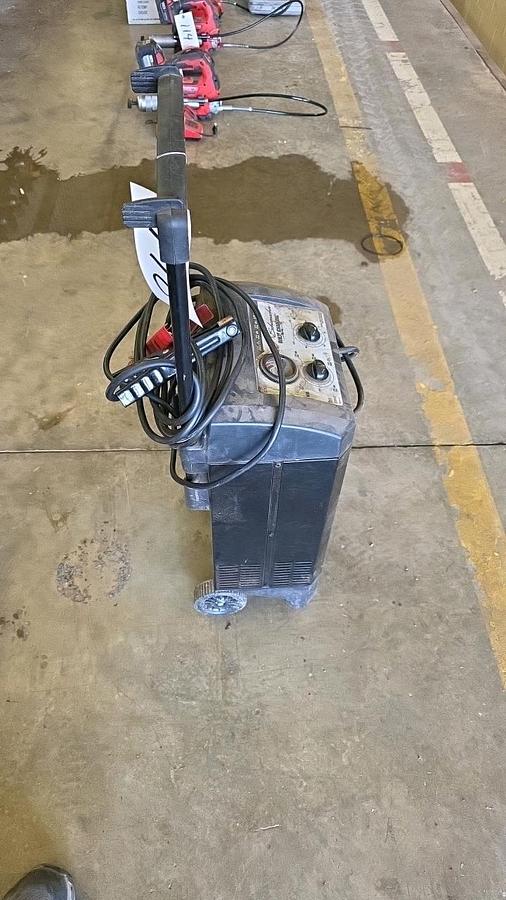 Used Schumacher SC1633 Battery Charger