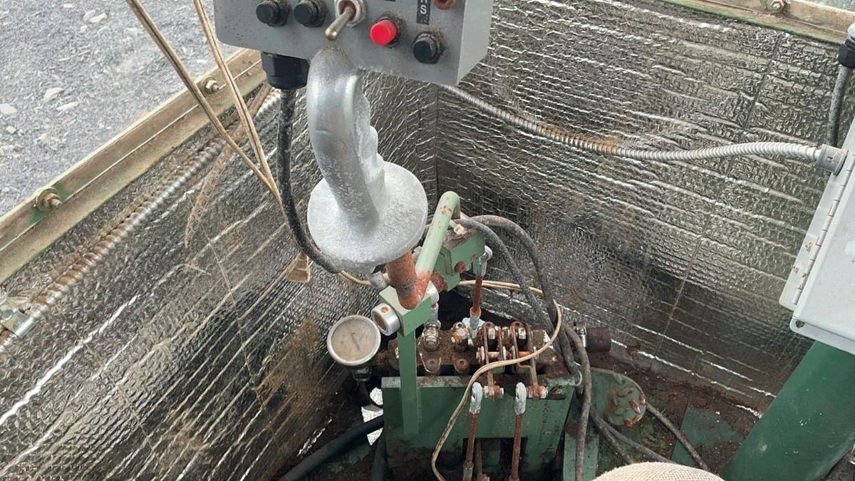 Used Frontline Sawyers Cab