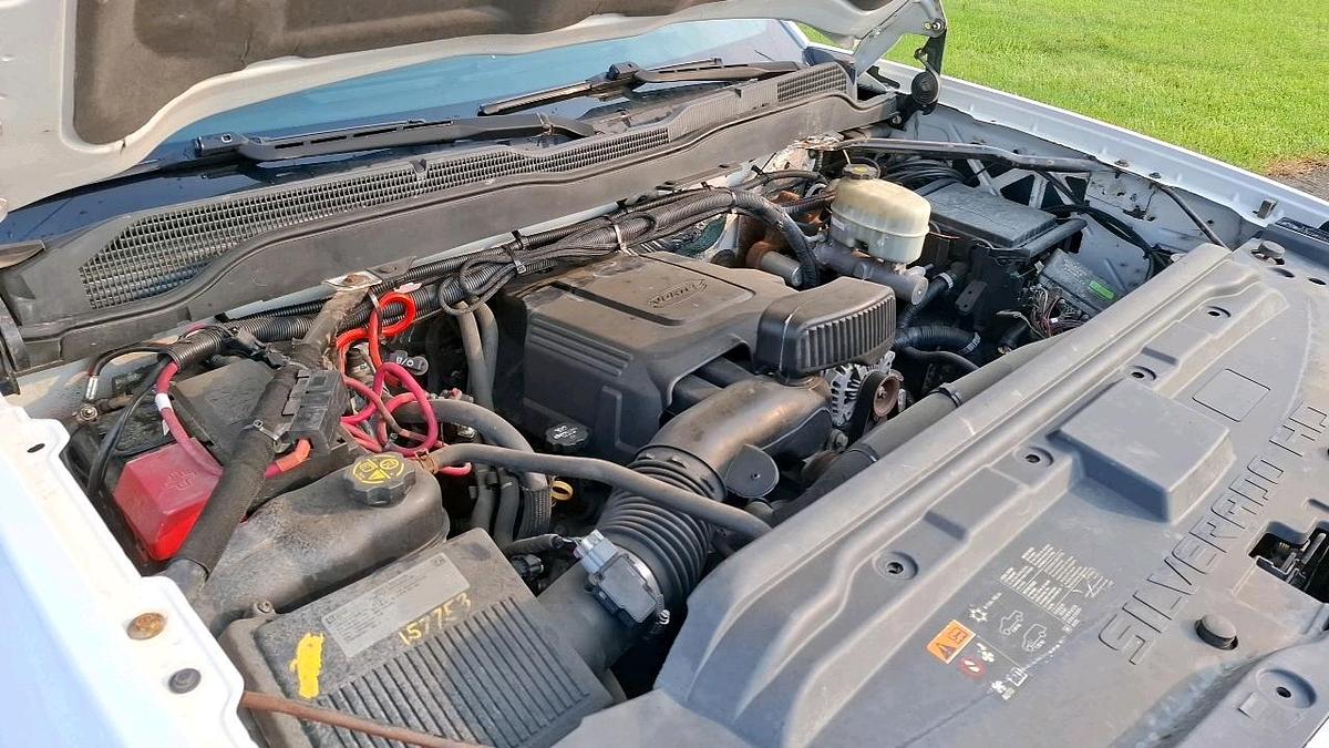 Used 2015 Chevrolet 2500 Flatbed Truck