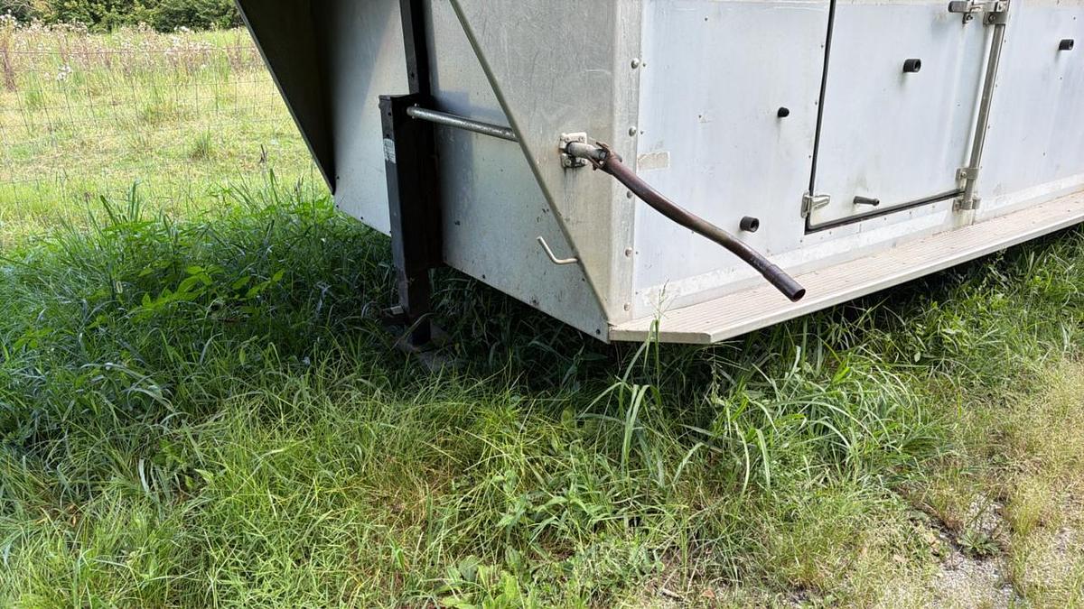 Used Sundowner 4 Horse Trailer