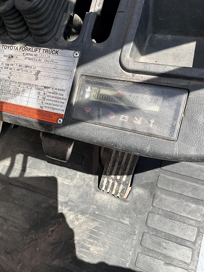 Used 8 FDU25 Toyota Forklift