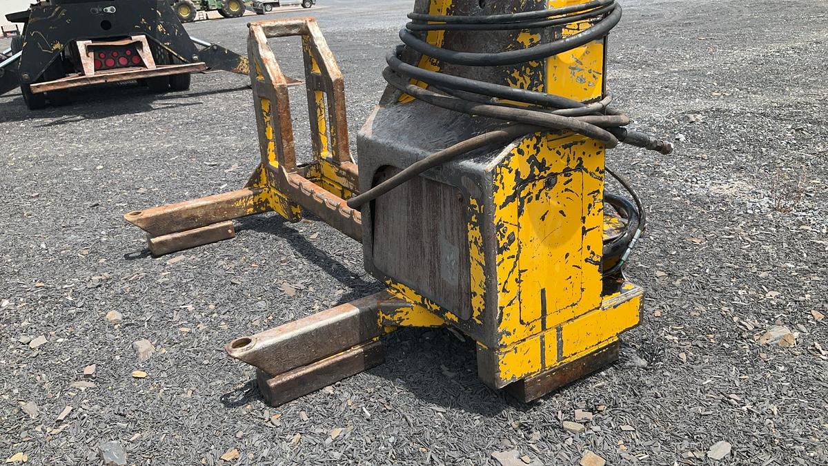 Used CSI 4400 Bucksaw