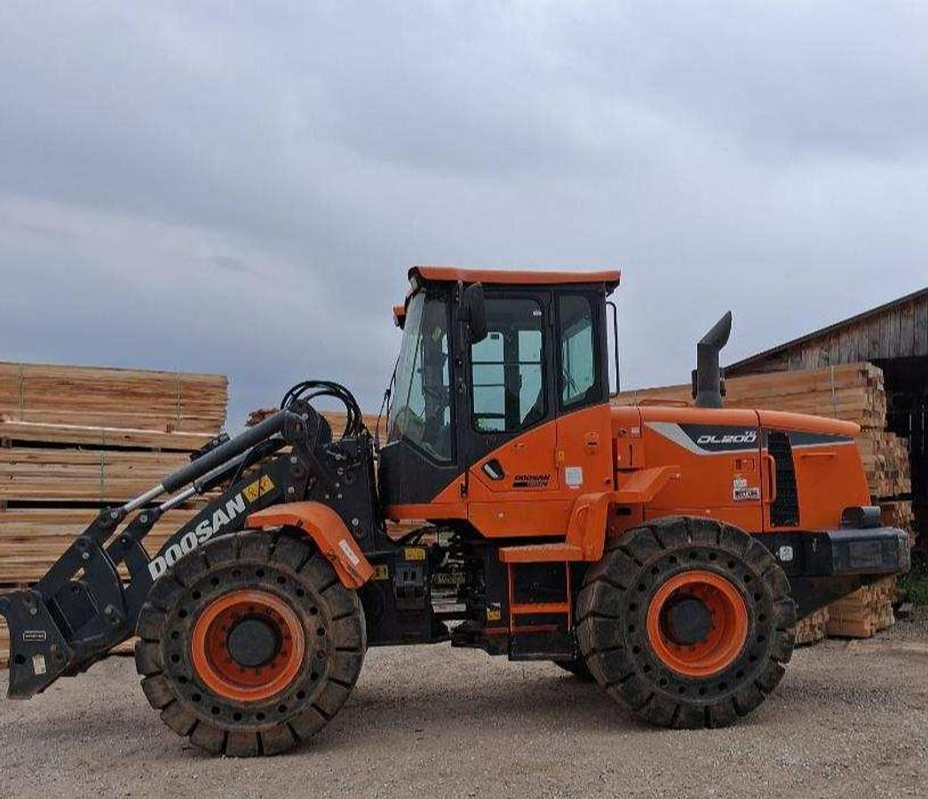 Used Doosan DL 200 Wheelloader