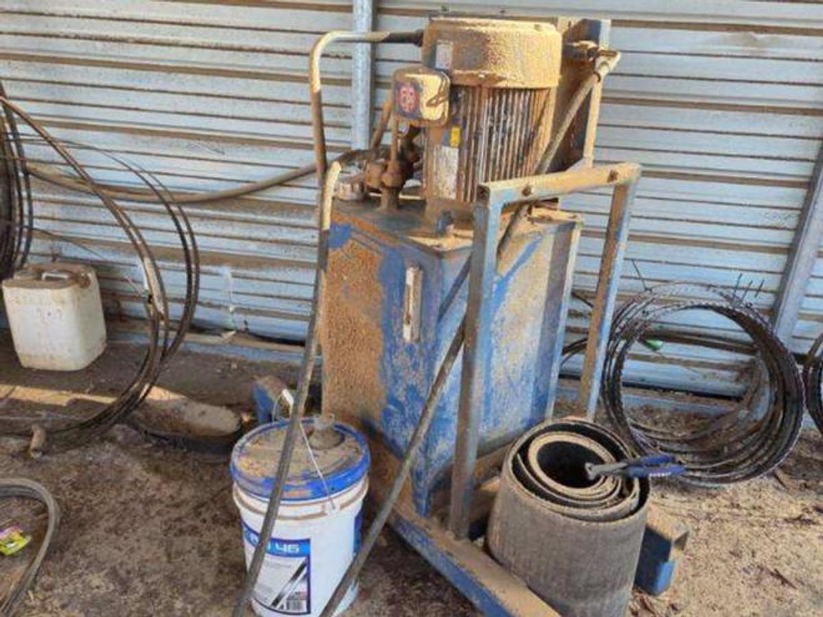 Used BBS - 0 36-30 Baker Band Mill & Baker Board Edger Setup