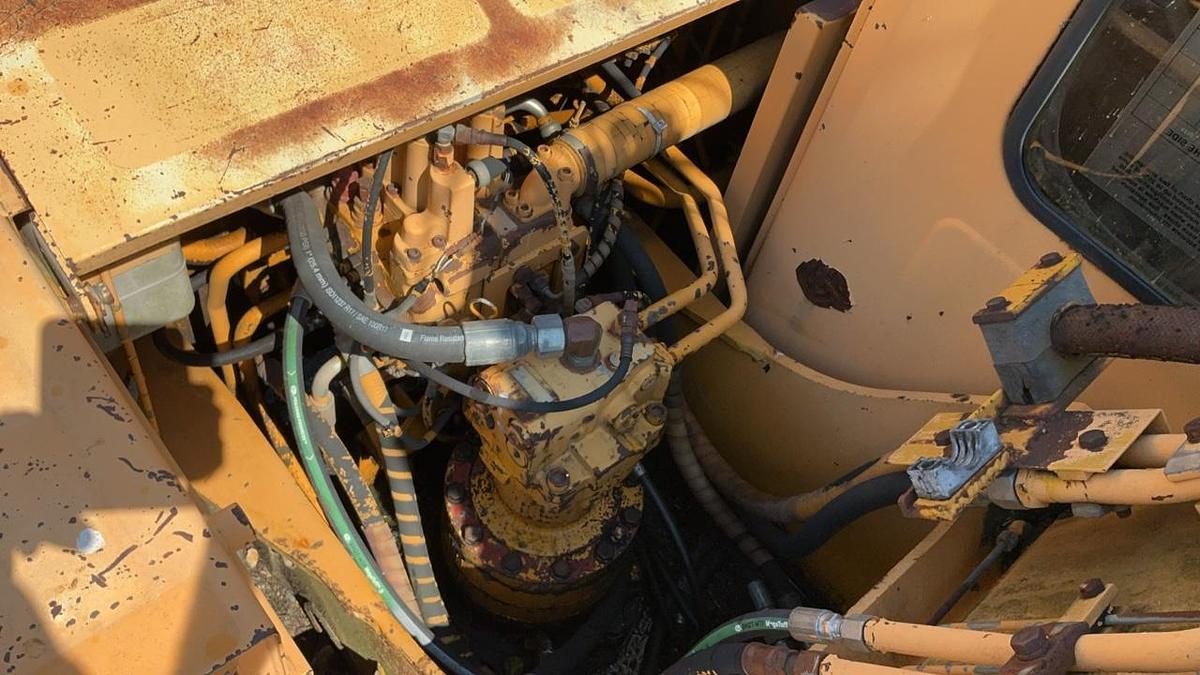 Used 1988 John Deere 490D Excavator