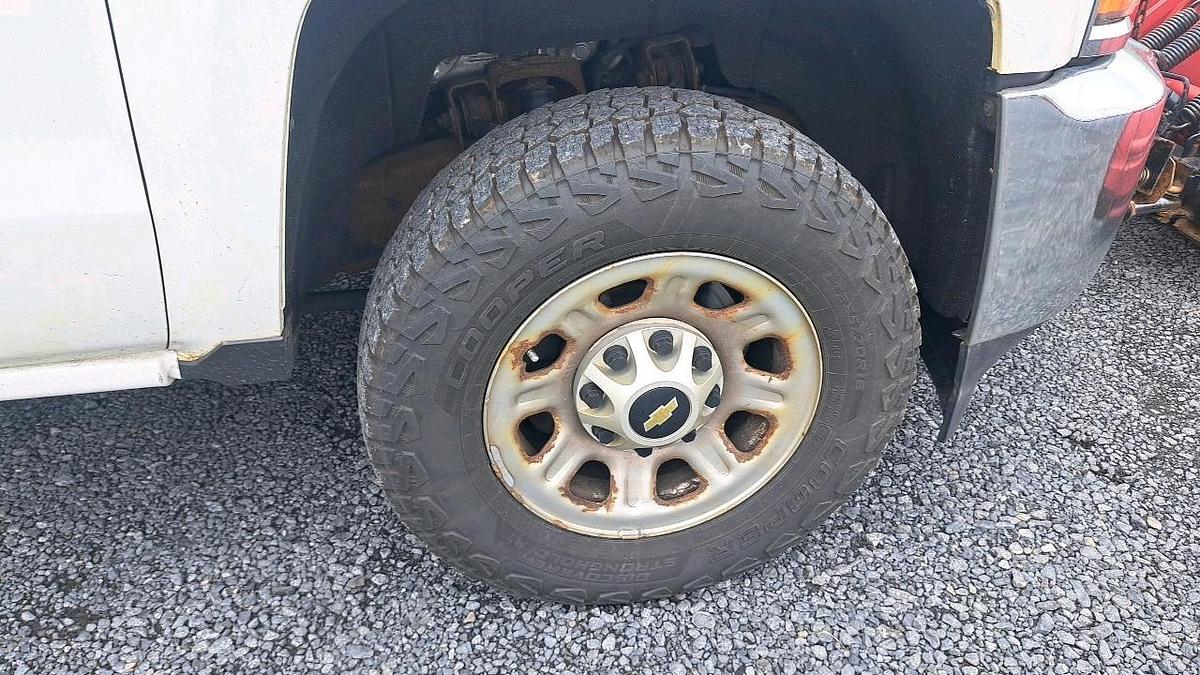 Used 2015 Chevy 2500 Flatbed Truck