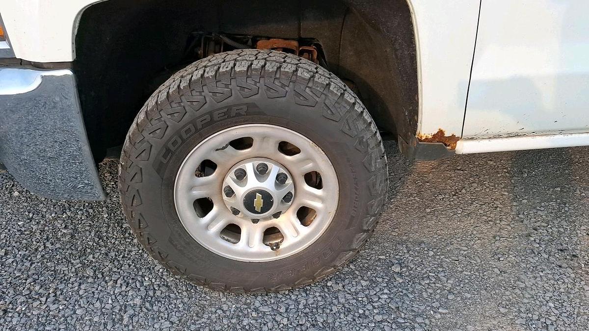 Used 2015 Chevrolet 2500 Flatbed Truck