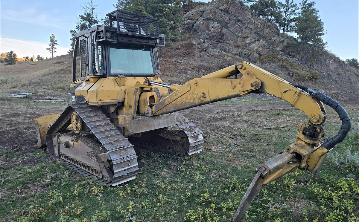 Used 517 CAT Grapple Track Skidder