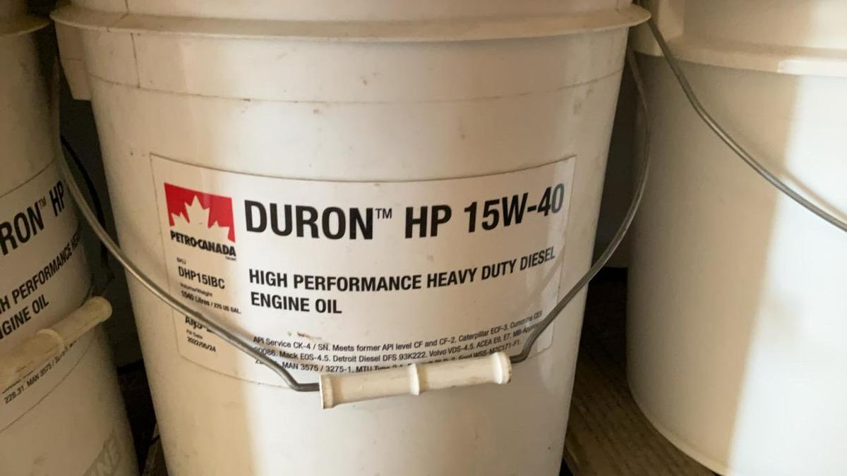Used Duron HP 15W-40 Motor Oil
