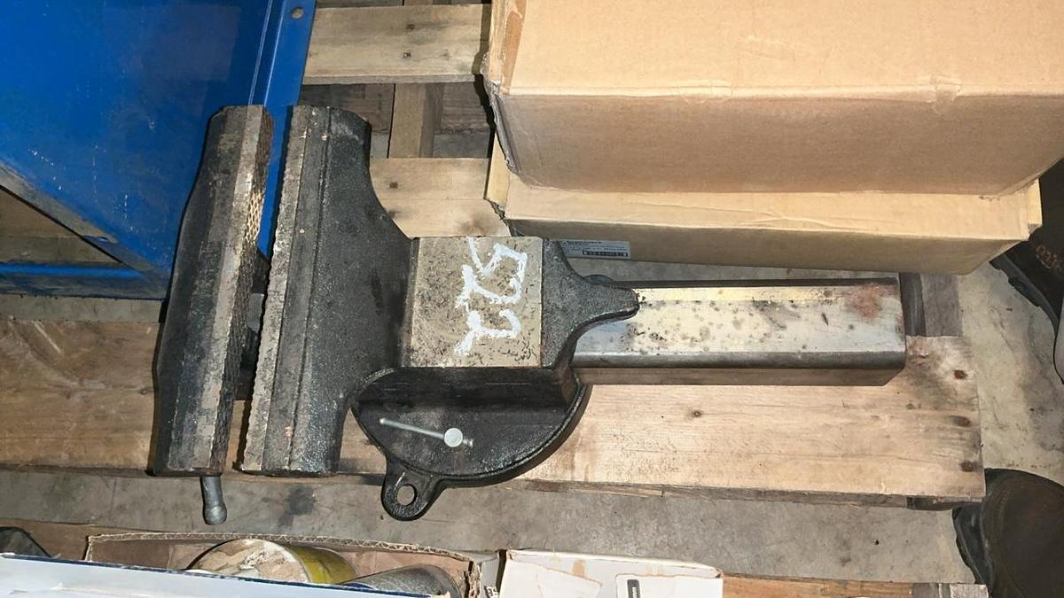 Used HIT 10” Bench Vise