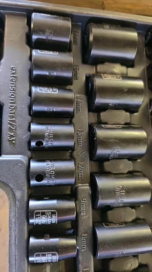 Used Ironshark 38 pc. Duometric Socket