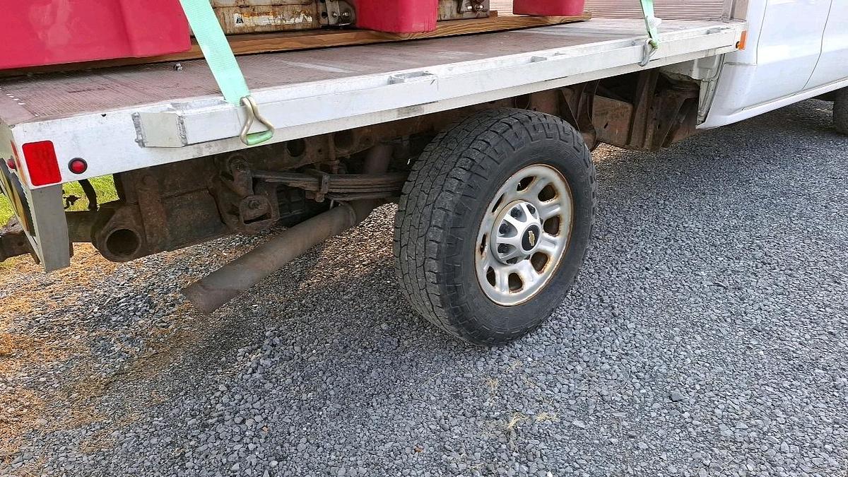 Used 2015 Chevrolet 2500 Flatbed Truck