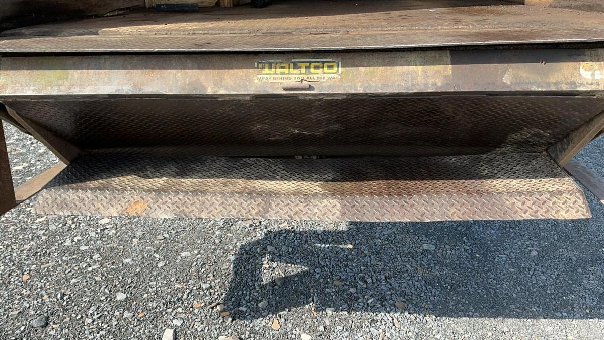 Used 1997 International Navistar 4700 4x2 Box Truck