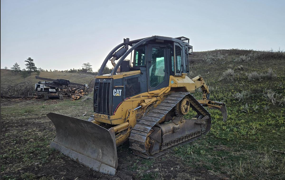 Used 517 CAT Grapple Track Skidder