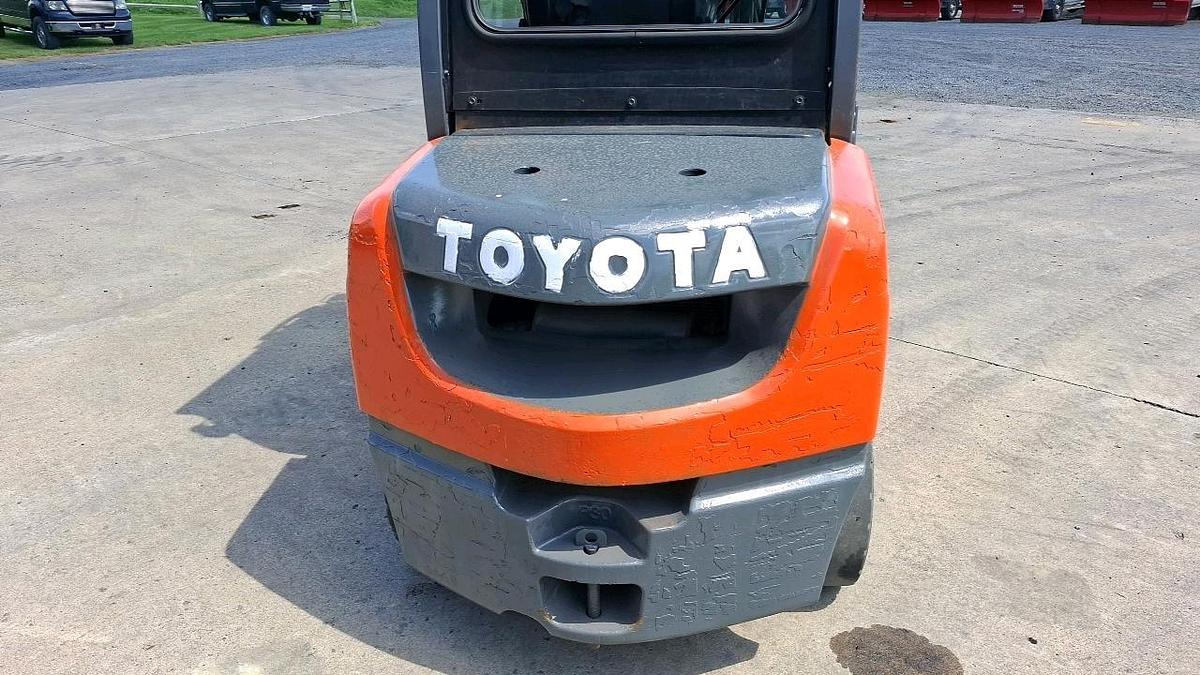 Used Toyota 8FDU30 Forklift