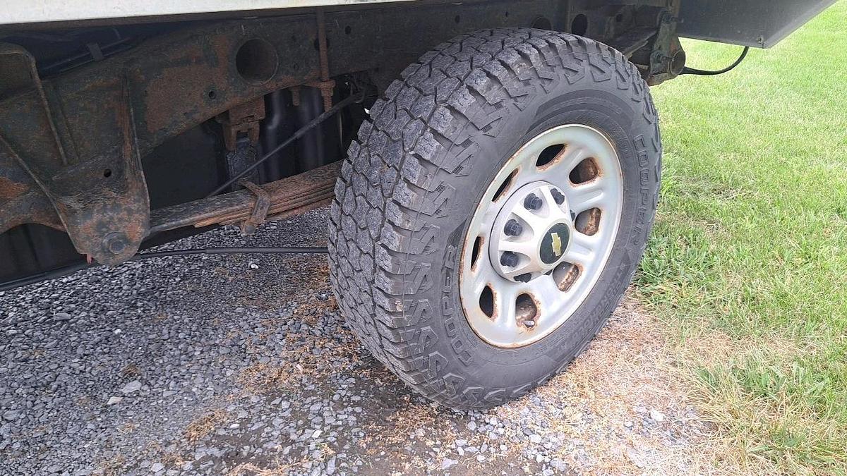 Used 2015 Chevy 2500 Flatbed Truck