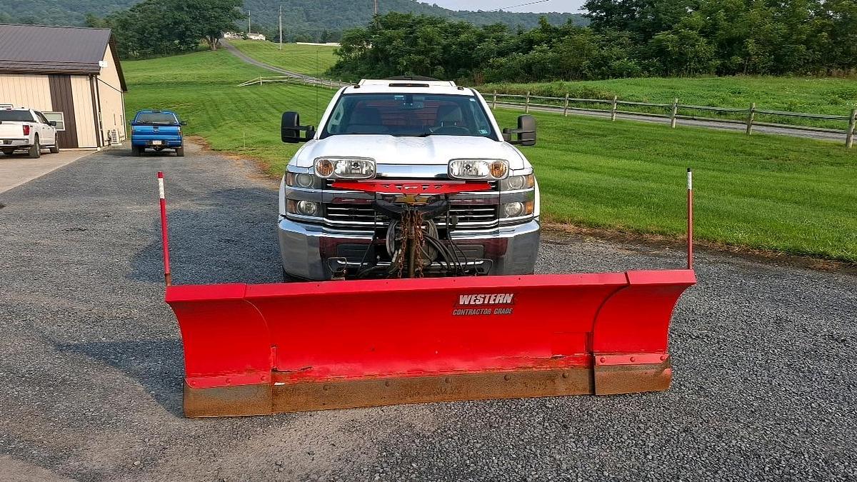 Used 2015 Chevrolet 2500 Flatbed Truck