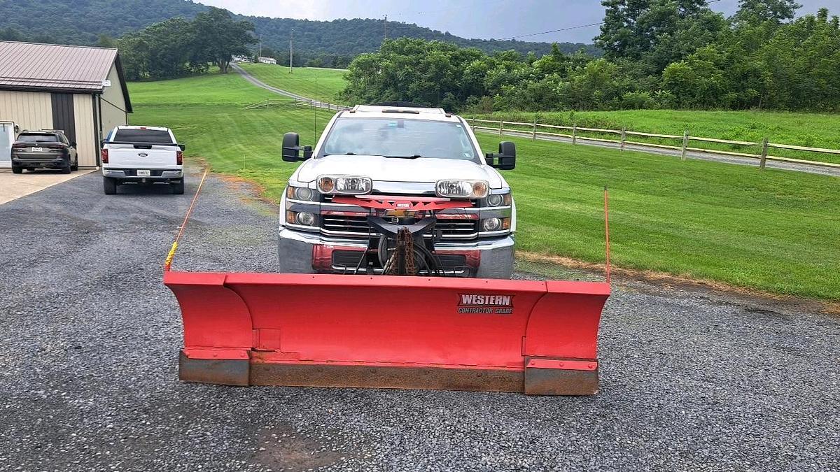 Used 2015 Chevy 2500 Flatbed Truck