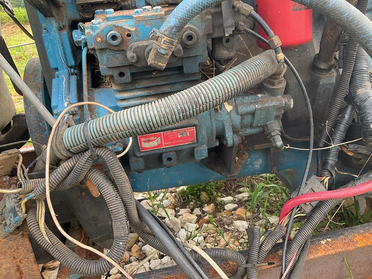 Used 1999 International DT466E Power Unit