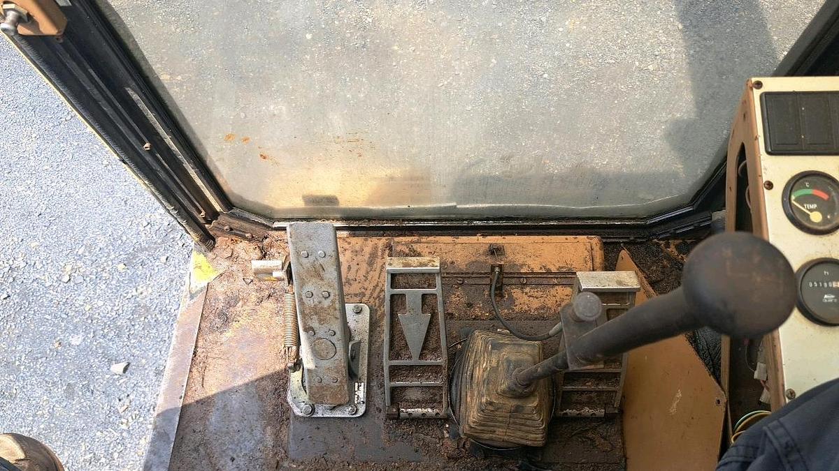 Used 1989 Caterpillar 211 Excavator