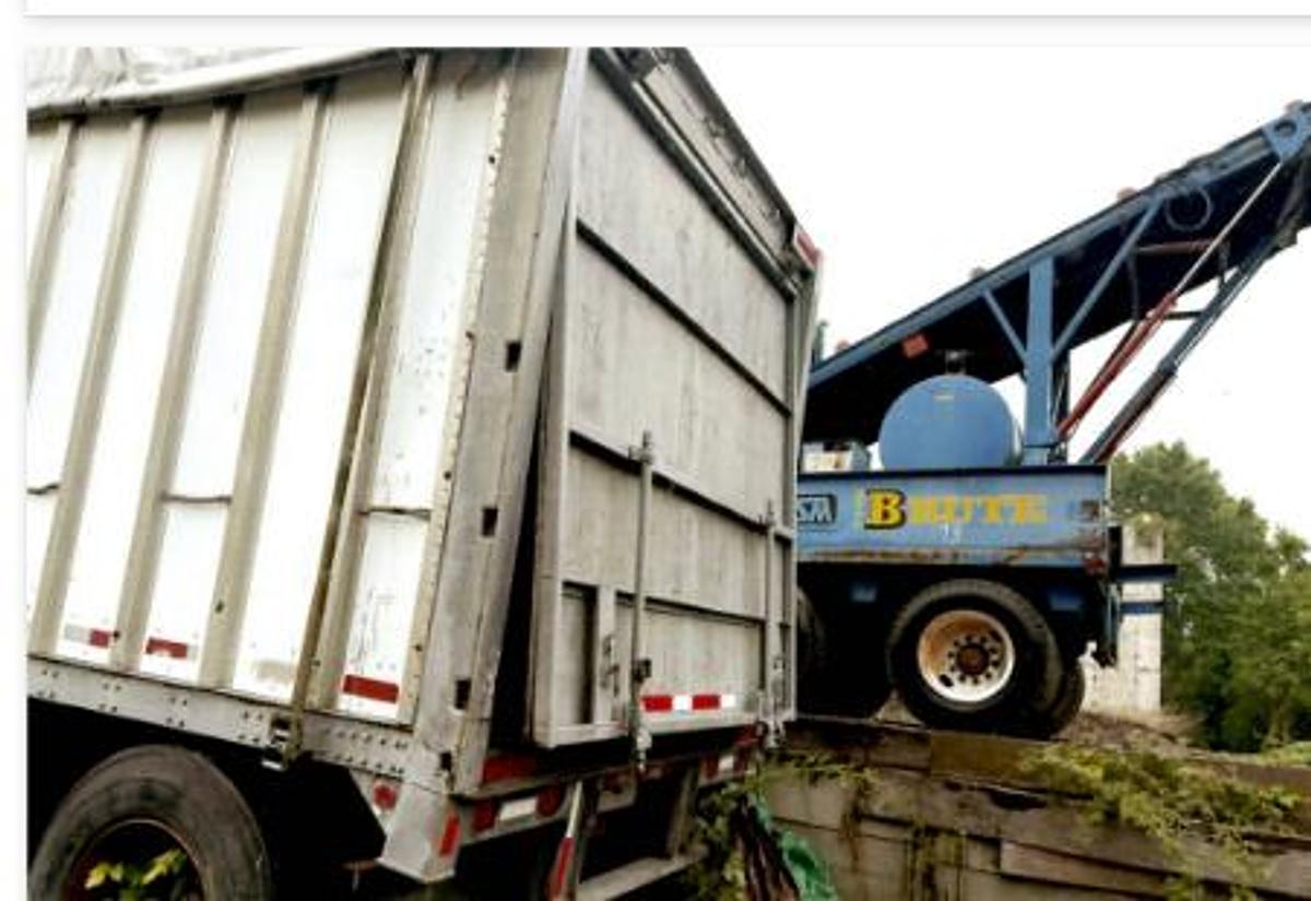 Used A Walking Floor Trailer