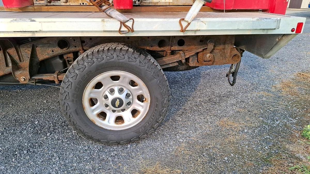 Used 2015 Chevrolet 2500 Flatbed Truck
