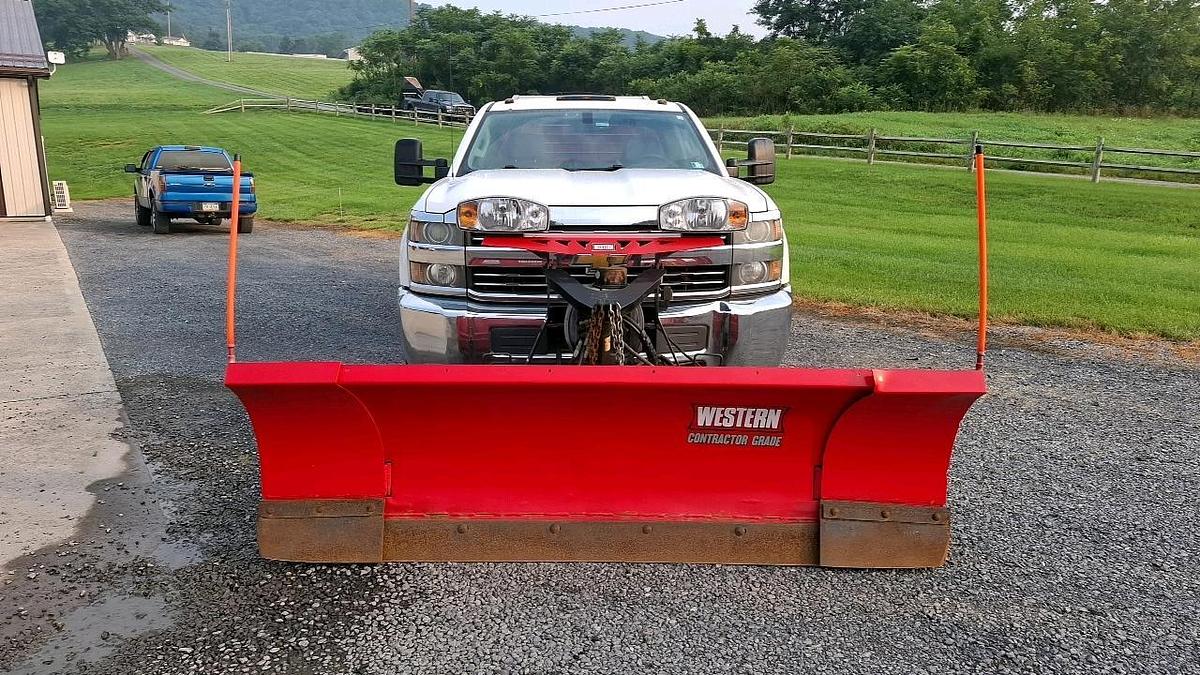 Used 2015 Chevrolet 2500 Flatbed Truck