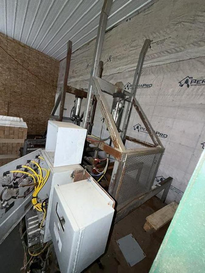 Used Rayco Pallet Stacker