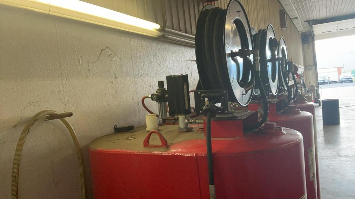 Used Turner Tanks Oil Holding Tank w/ Pump