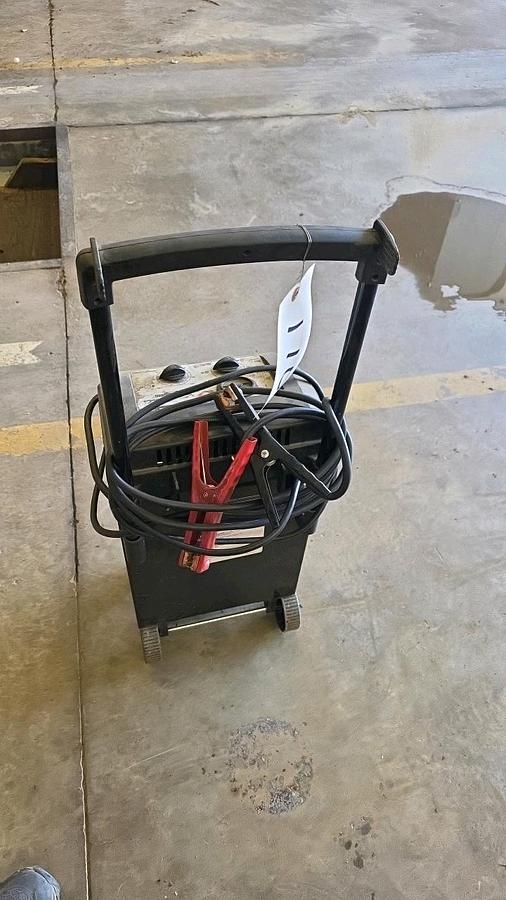 Used Schumacher SC1633 Battery Charger