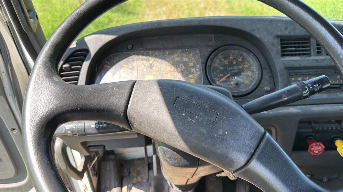 Used 2002 GMC T7500 Snub Nose Truck