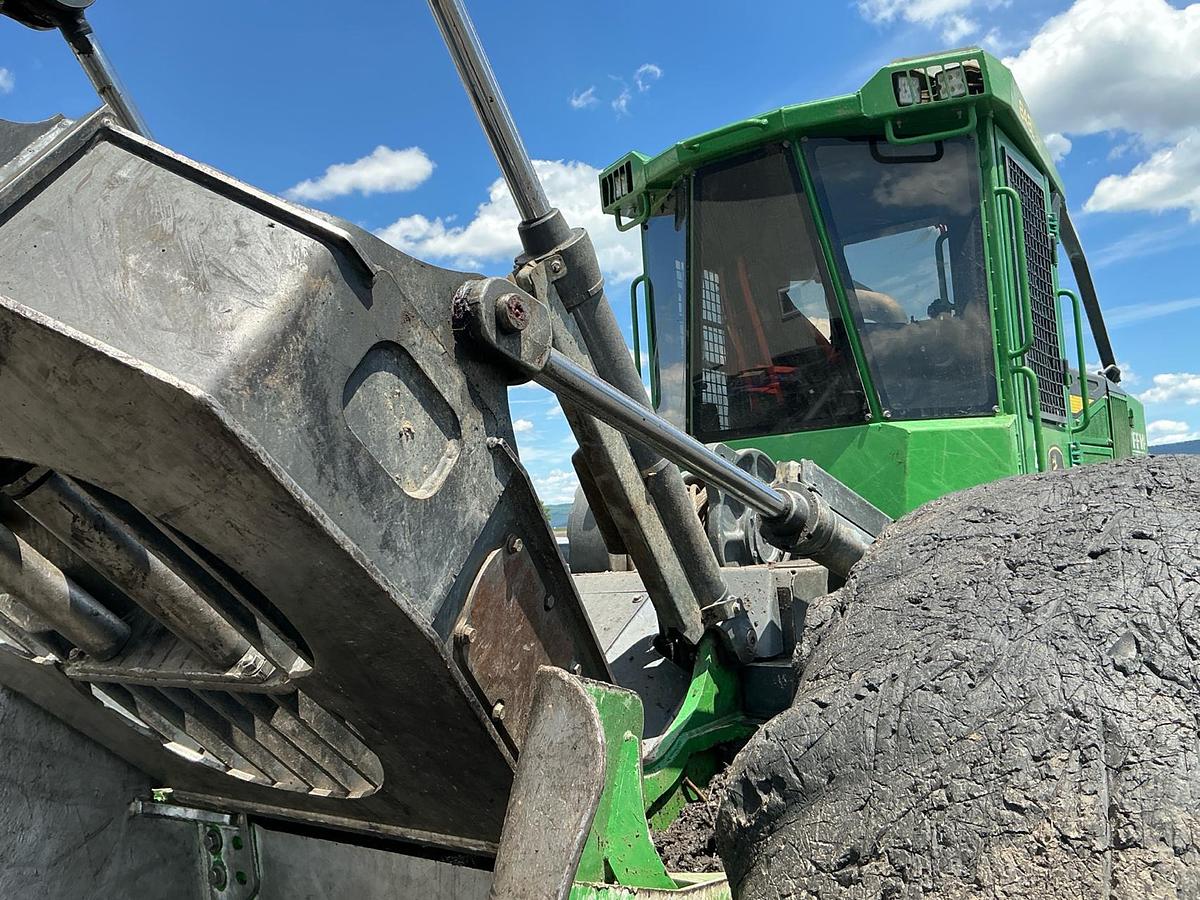 Used 2019 John Deere 848L Grapple Skidder