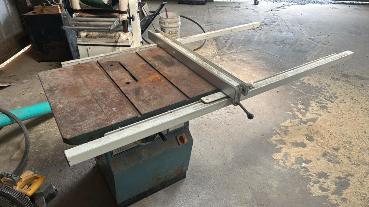 Used 10" Tilting Arbor Elon ENHTB10 Table Saw