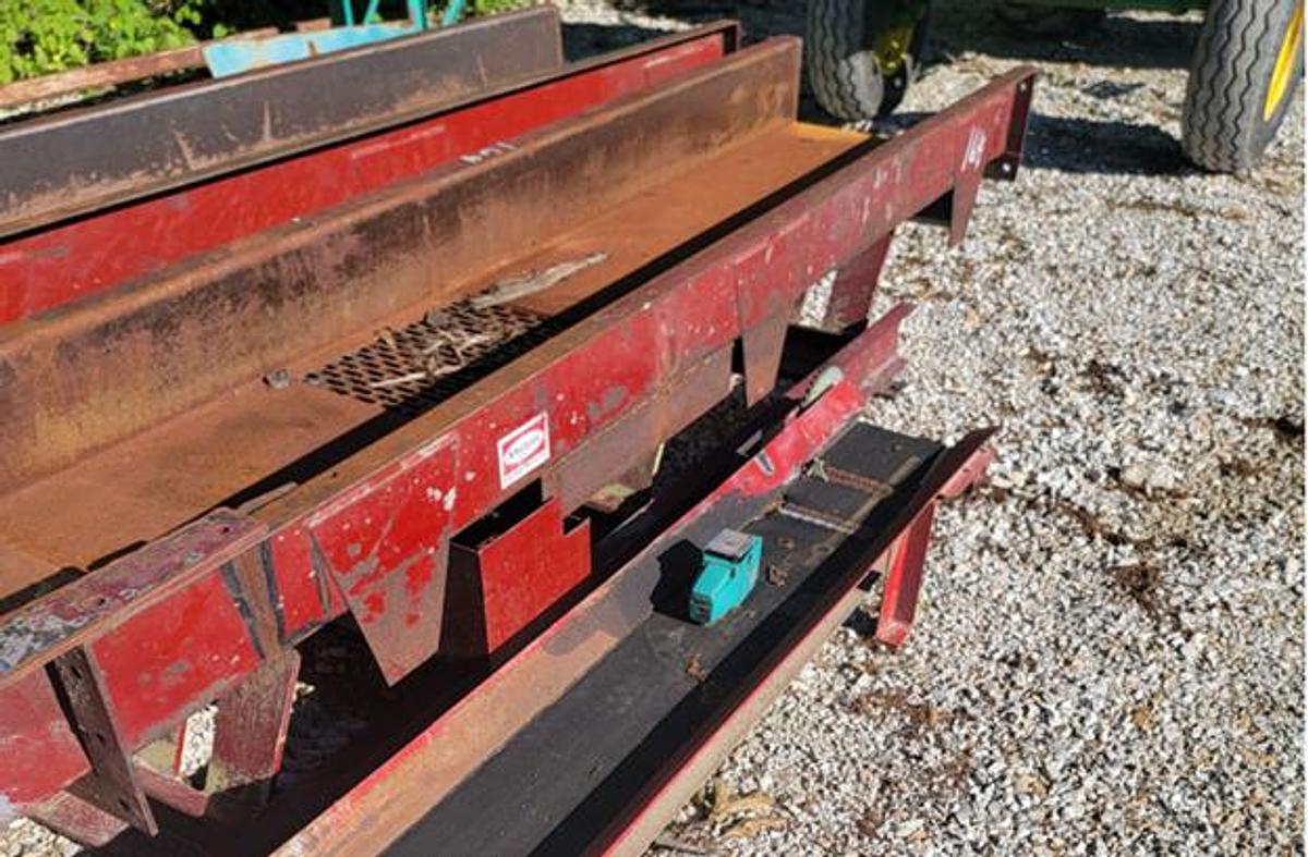 Used Vibrating Conveyor
