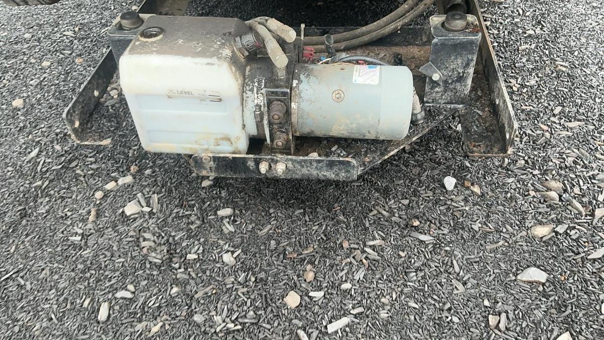 Used Dumper Dogg 5532000 Pickup Bed Insert