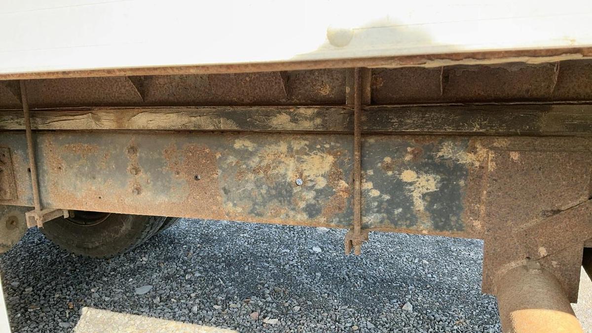 Used 1997 International Navistar 4700 4x2 Box Truck