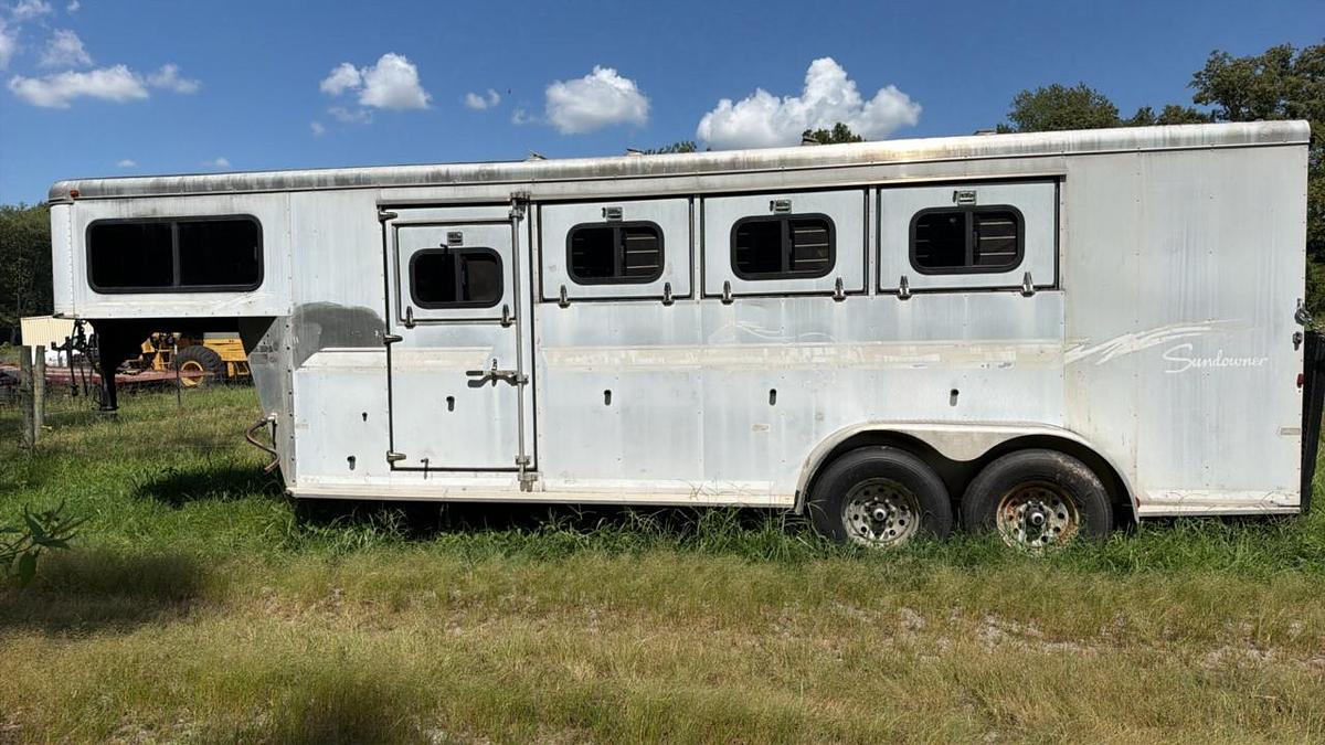 Used Sundowner 4 Horse Trailer